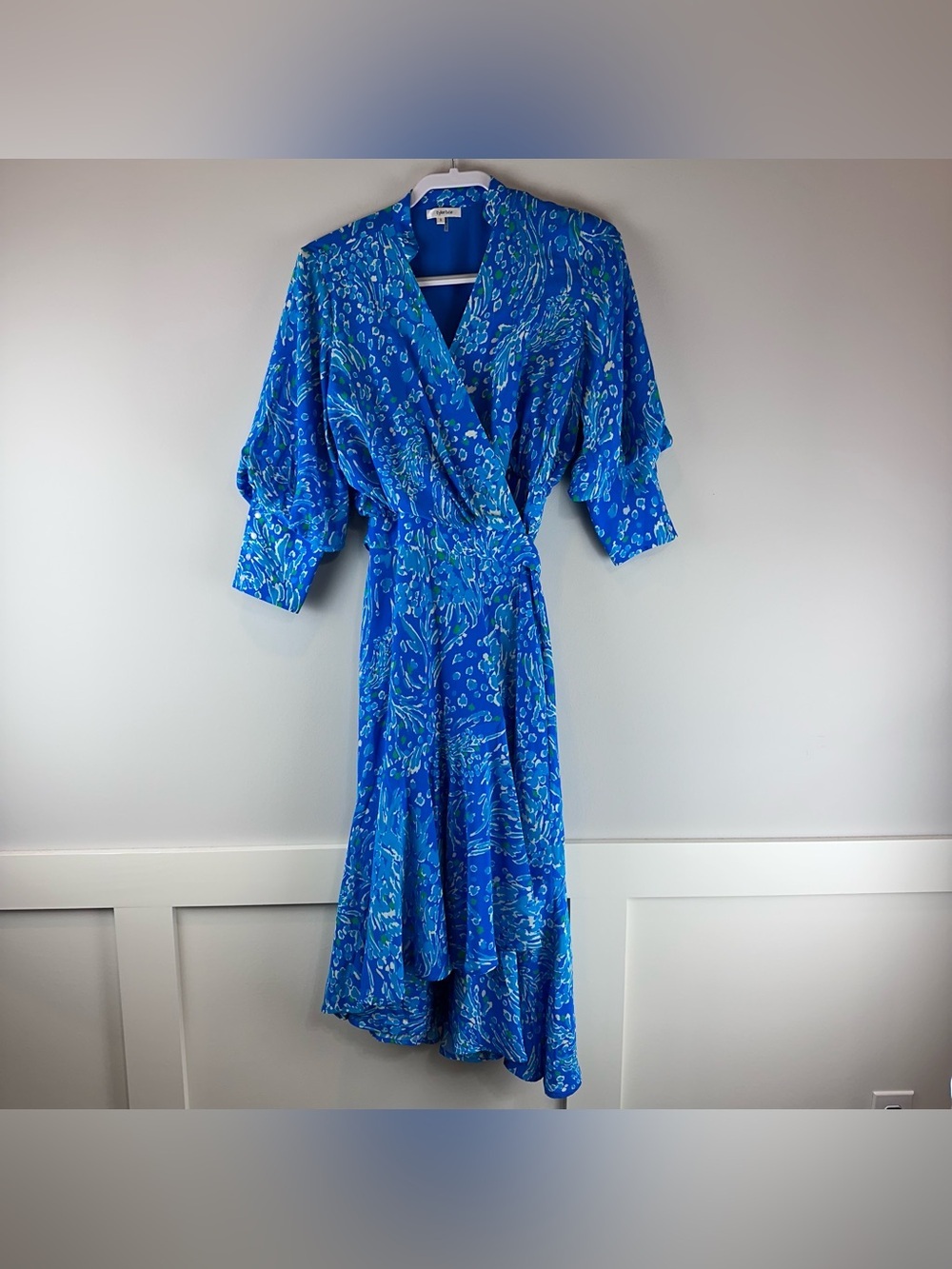 Tyler Boe Blue Floral Jules Bishop Sleeves 100% Silk Wrap Dress Size Small